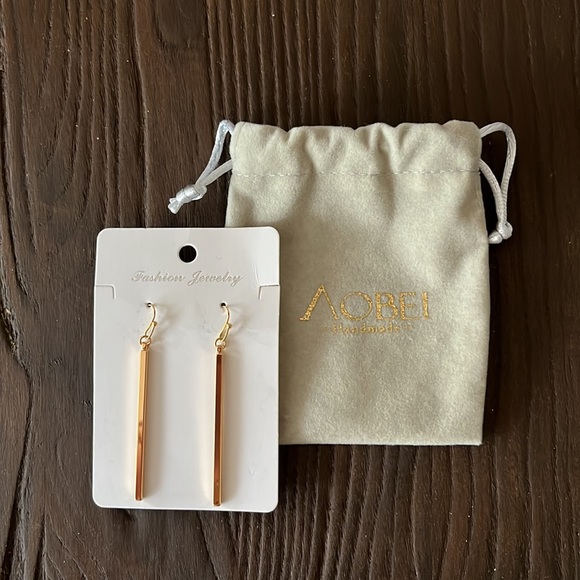 Aobei women’s vertical bar drop earrings. Size O/S - Picture 4 of 4